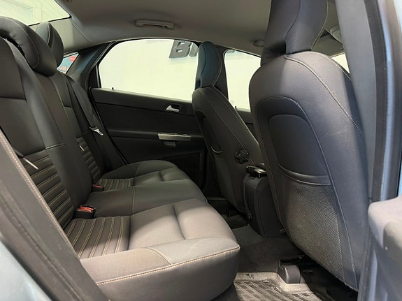 Volvo S40 12 of 18