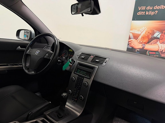 Volvo S40 2 of 18