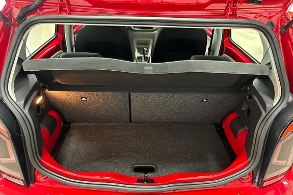 Volkswagen UP! 9 of 19