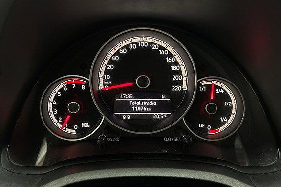 Volkswagen UP! 16 of 19