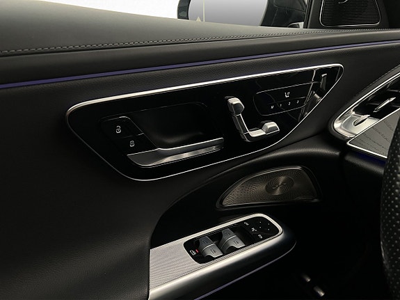 Mercedes-Benz E300 13 of 30