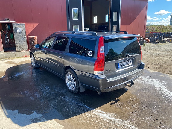 Volvo V70 7 of 10