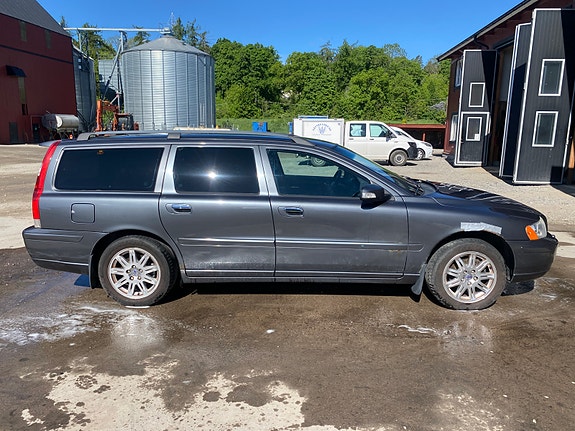 Volvo V70 4 of 10