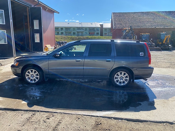 Volvo V70 8 of 10