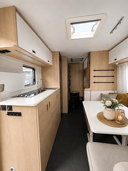 Adria Aviva 563PT AC Barnkammarvagn 9 of 13