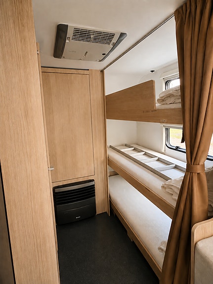 Adria Aviva 563PT AC Barnkammarvagn 10 of 13