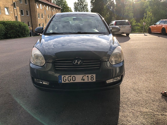 Hyundai Accent 4 of 6