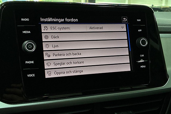 Volkswagen T-Roc 25 of 27