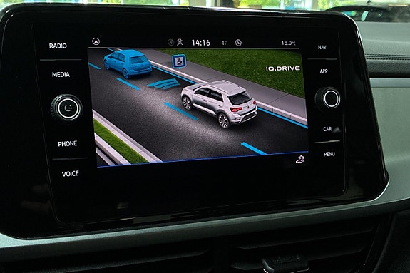 Volkswagen T-Roc 21 of 27