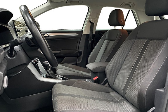 Volkswagen T-Roc 13 of 27