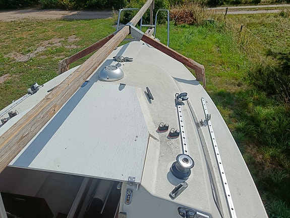 Helmsman 20 3 of 6