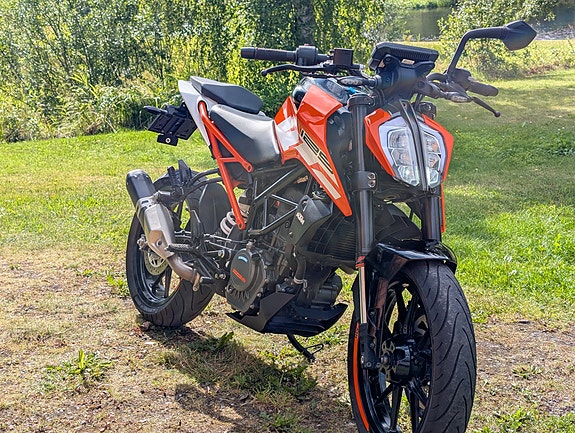 KTM 125 Duke 4 of 7