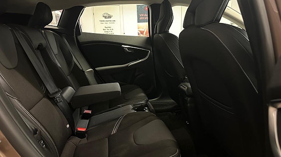 Volvo V40 13 of 30