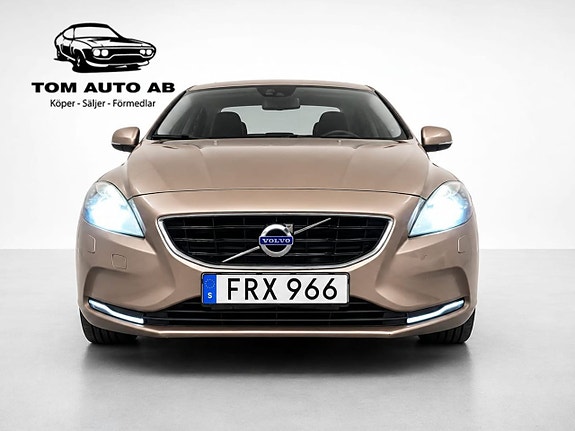 Volvo V40 2 of 30