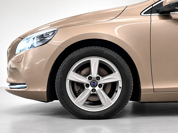 Volvo V40 3 of 30