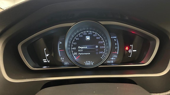 Volvo V40 21 of 30