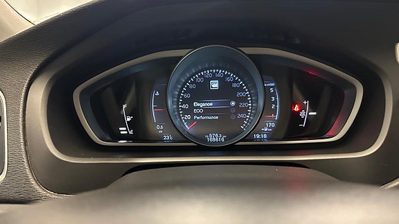 Volvo V40 20 of 30