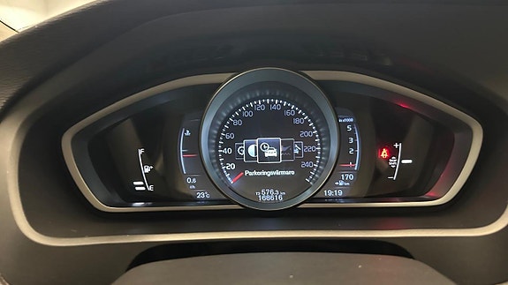 Volvo V40 22 of 30
