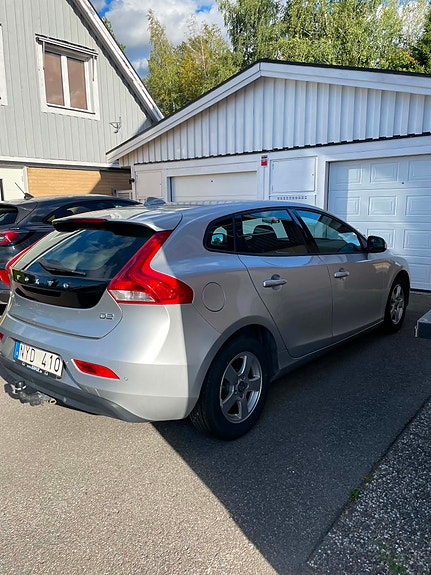 Volvo V40 2 of 8
