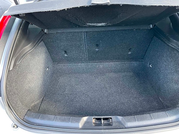 Volvo V40 8 of 8