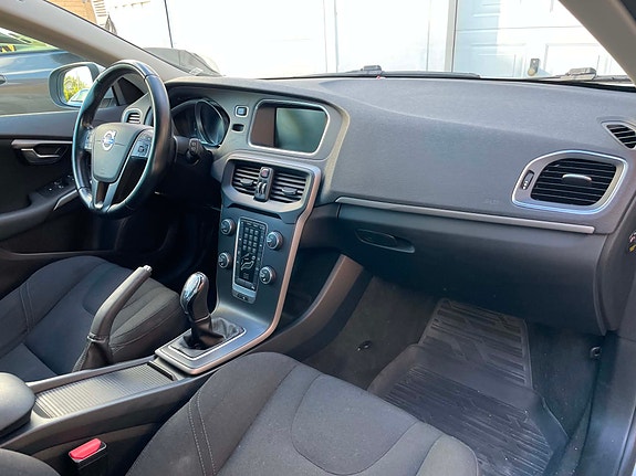 Volvo V40 4 of 8