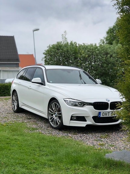 BMW 320d 2 of 6