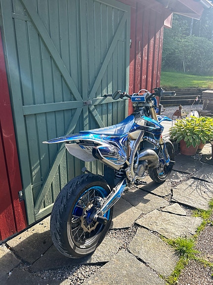 TM 125 EN (supermoto) 3 of 21