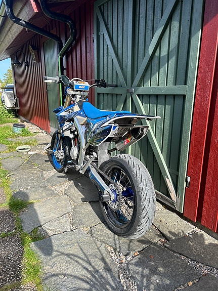 TM 125 EN (supermoto) 13 of 21