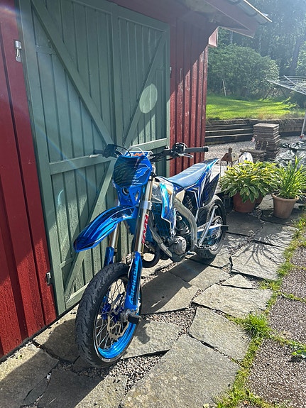 TM 125 EN (supermoto) 10 of 21