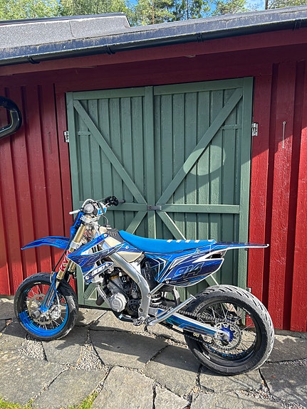 TM 125 EN (supermoto) 12 of 21