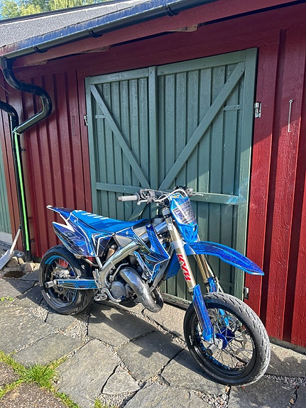 TM 125 EN (supermoto) 2 of 21