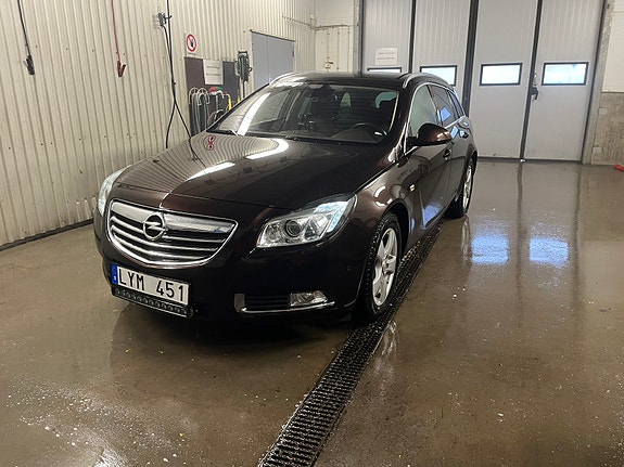 Opel Insignia 2 of 9