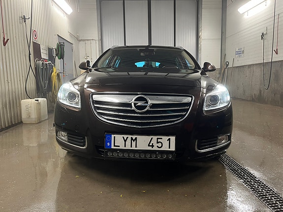 Opel Insignia 3 of 9