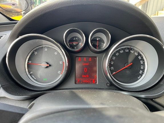 Opel Insignia 8 of 9