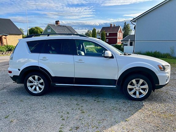 Mitsubishi Outlander 3 of 11