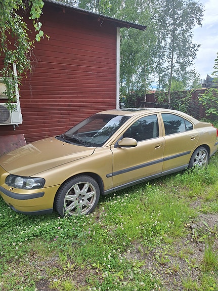 Volvo S60 2 of 6