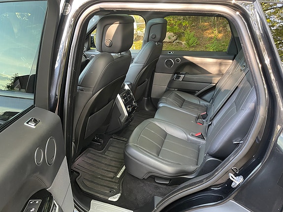 Land Rover Range Rover Sport 6 of 8