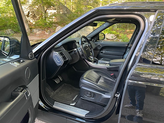 Land Rover Range Rover Sport 4 of 8