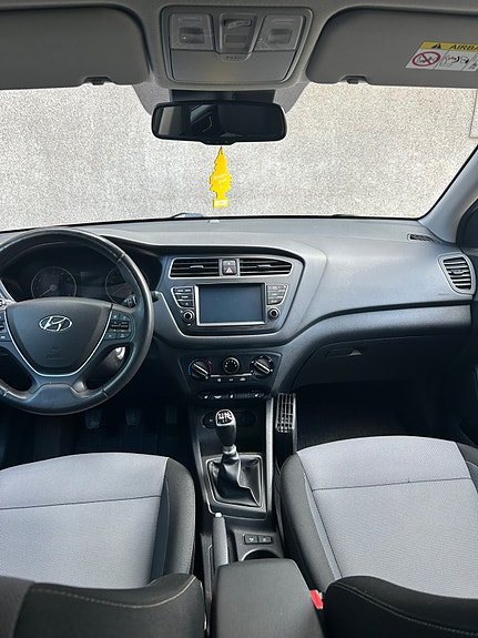 Hyundai i20 6 of 8