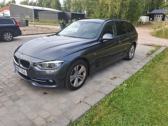 BMW 318d 2 of 10