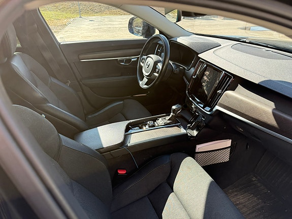 Toyota HiLux 9 of 15