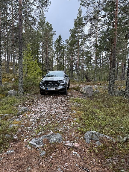Toyota HiLux 4 of 15