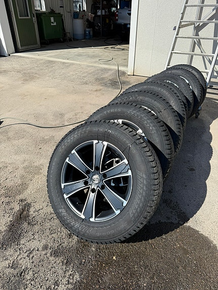 Toyota HiLux 13 of 15