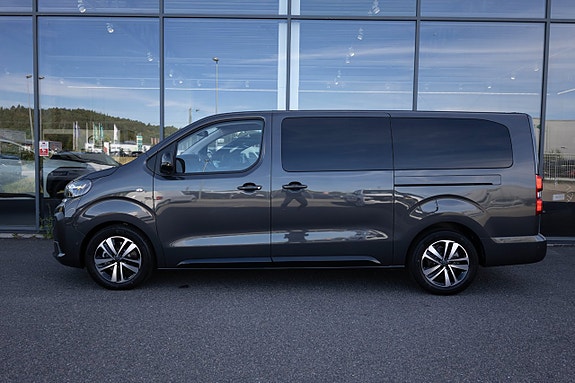 Peugeot Traveller 4 of 19