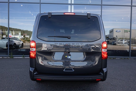 Peugeot Traveller 6 of 19