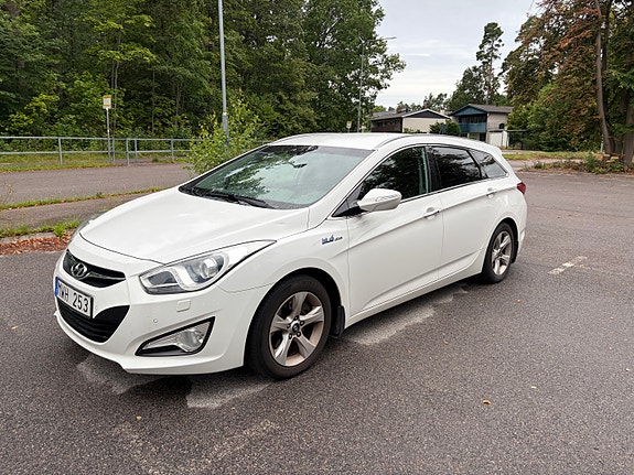 Hyundai i40 2 of 4
