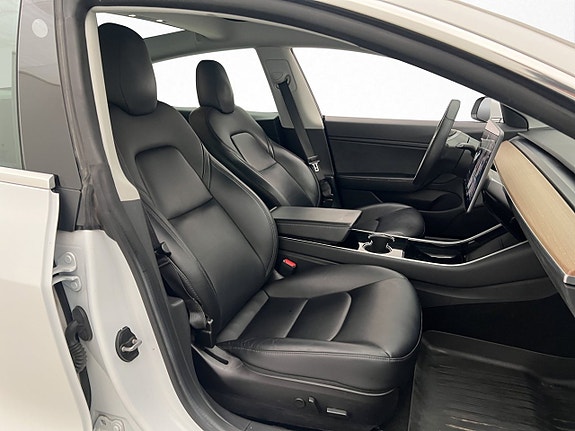 Tesla Model 3 15 of 30