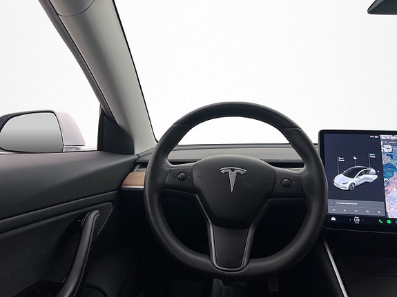 Tesla Model 3 14 of 30