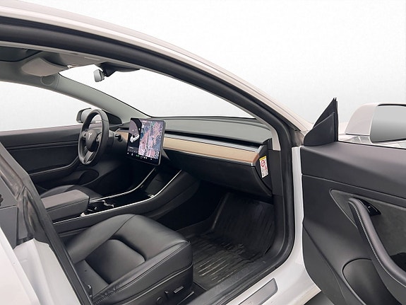 Tesla Model 3 16 of 30