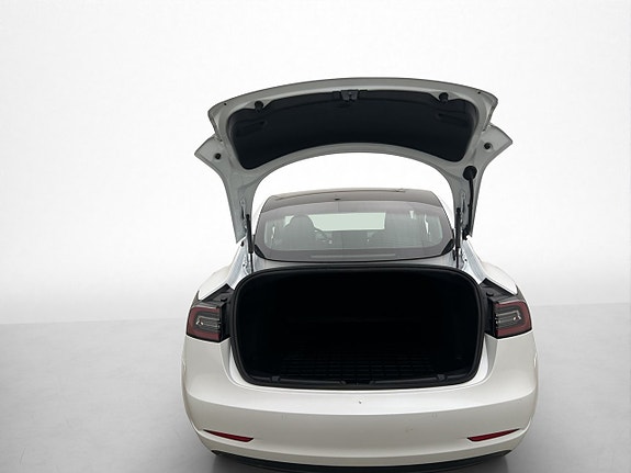 Tesla Model 3 30 of 30